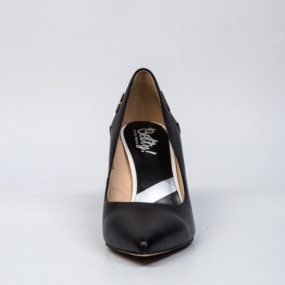 NWT Black matte Leather pumps - Picture 2 of 6